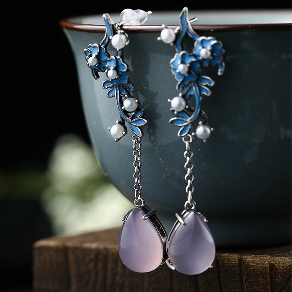 Dangle jade earrings, jade earrings, purple jade earrings, dangle earrings - Picture 1 of 5